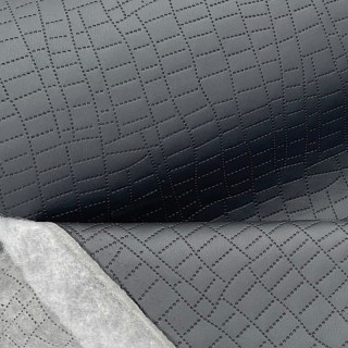 KK481 Exkluzívní koženka zbytek 45x140cm koženka antracitová metalíza kokodýl na vatelínu